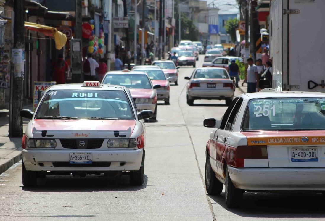 Son 42 taxistas de Agua Dulce inscritos a los apoyos de Sedesol