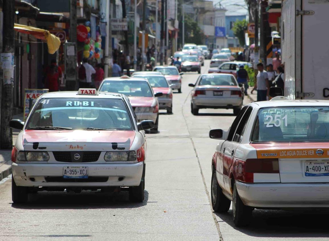 Son 42 taxistas de Agua Dulce inscritos a los apoyos de Sedesol