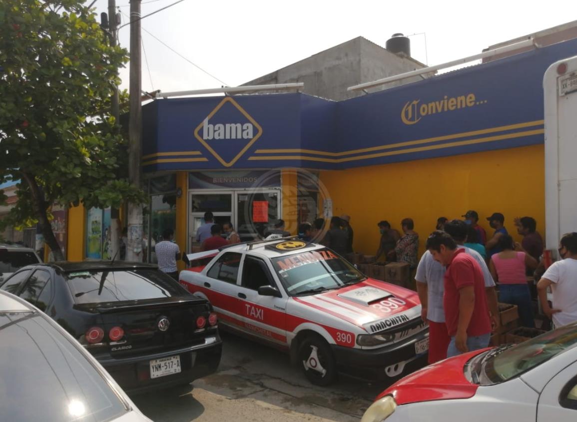 Irresponsable compra de cerveza en Nanchital provoca aglomeraciones