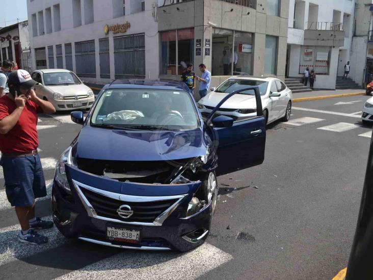 Empresario Carlos Castelán provoca accidente;  una mujer policontundida