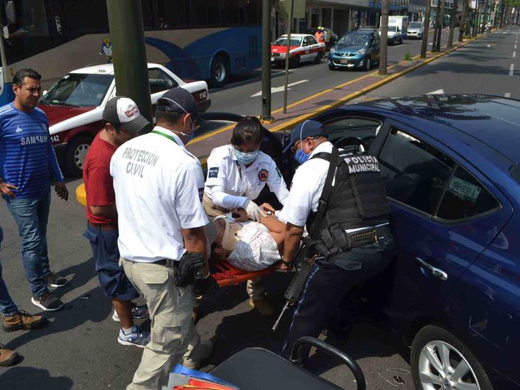 Empresario Carlos Castelán provoca accidente;  una mujer policontundida