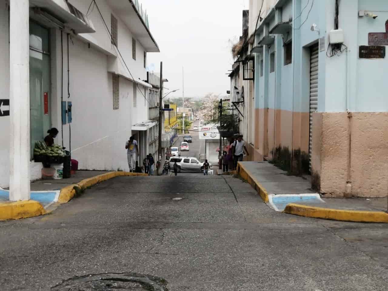 Altas temperaturas y sin electricidad en medio Minatitlán