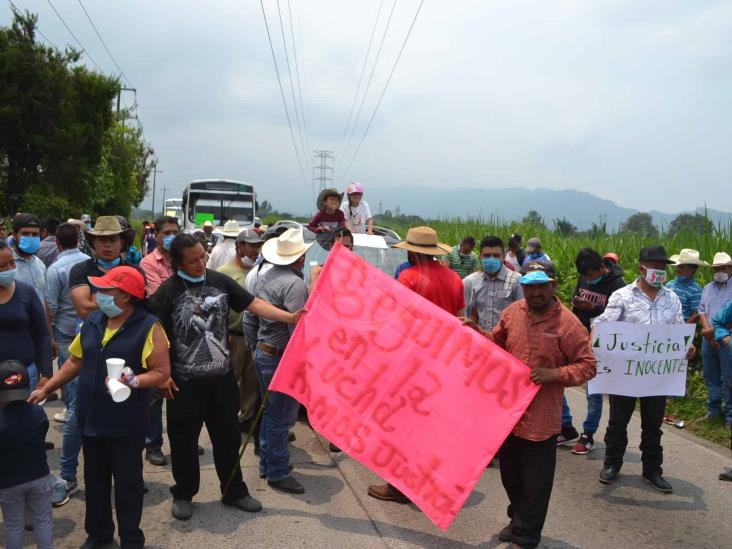 Retienen a manifestantes de Loma Grande; iban hacia Orizaba