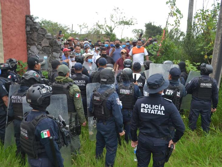 Retienen a manifestantes de Loma Grande; iban hacia Orizaba