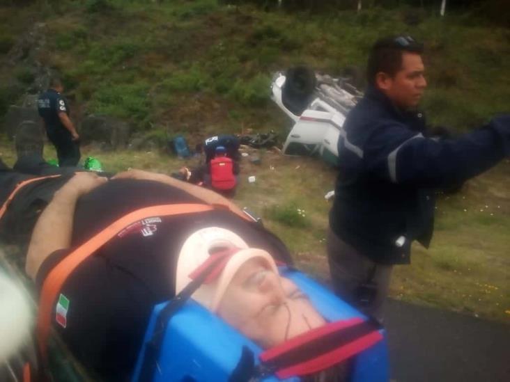 Se registra volcadura en libramiento Xalapa-Perote; deja tres personas lesionadas