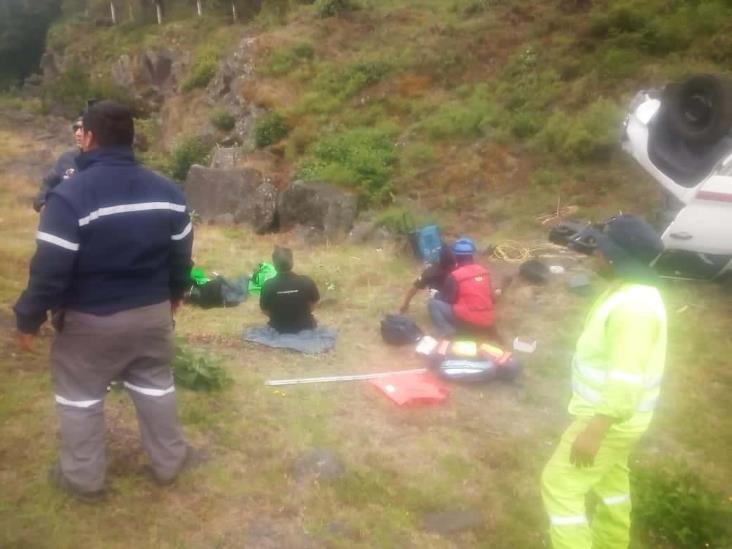 Se registra volcadura en libramiento Xalapa-Perote; deja tres personas lesionadas