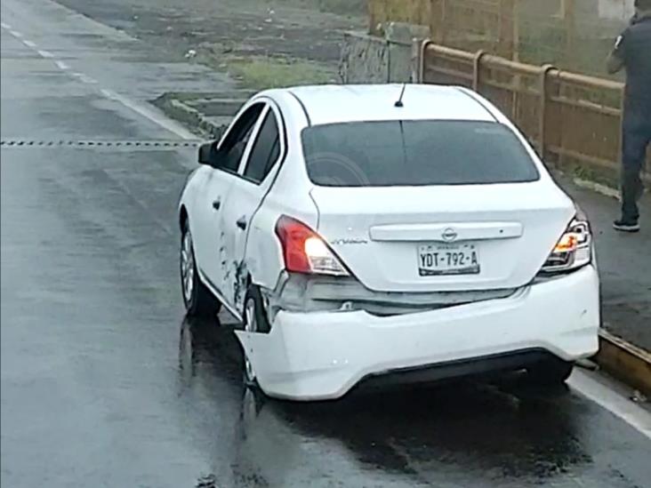 Lluvias y niebla provocan carambola en puente Metlác