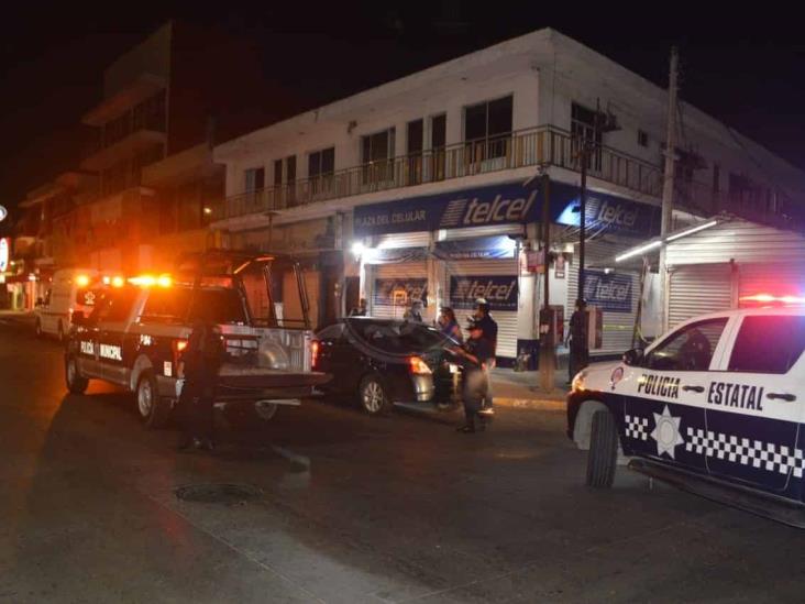 Joven es apuñalado tras participar en supuesta riña en zona de mercados