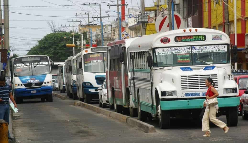 Apoyan camioneros límite de usuarios