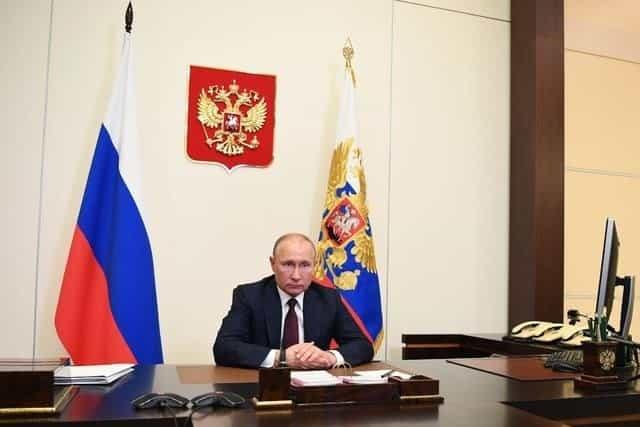 Putin promulga ley que le permite reelegirse hasta 2036