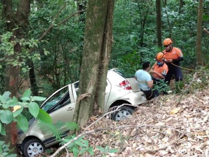 Se accidenta al bajar las cumbres de Tuxpango, en Ixtac