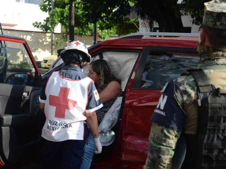 Se registra fuerte accidente automovilístico en calles de Veracruz