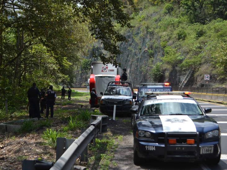 Aseguran tráiler en Río Blanco