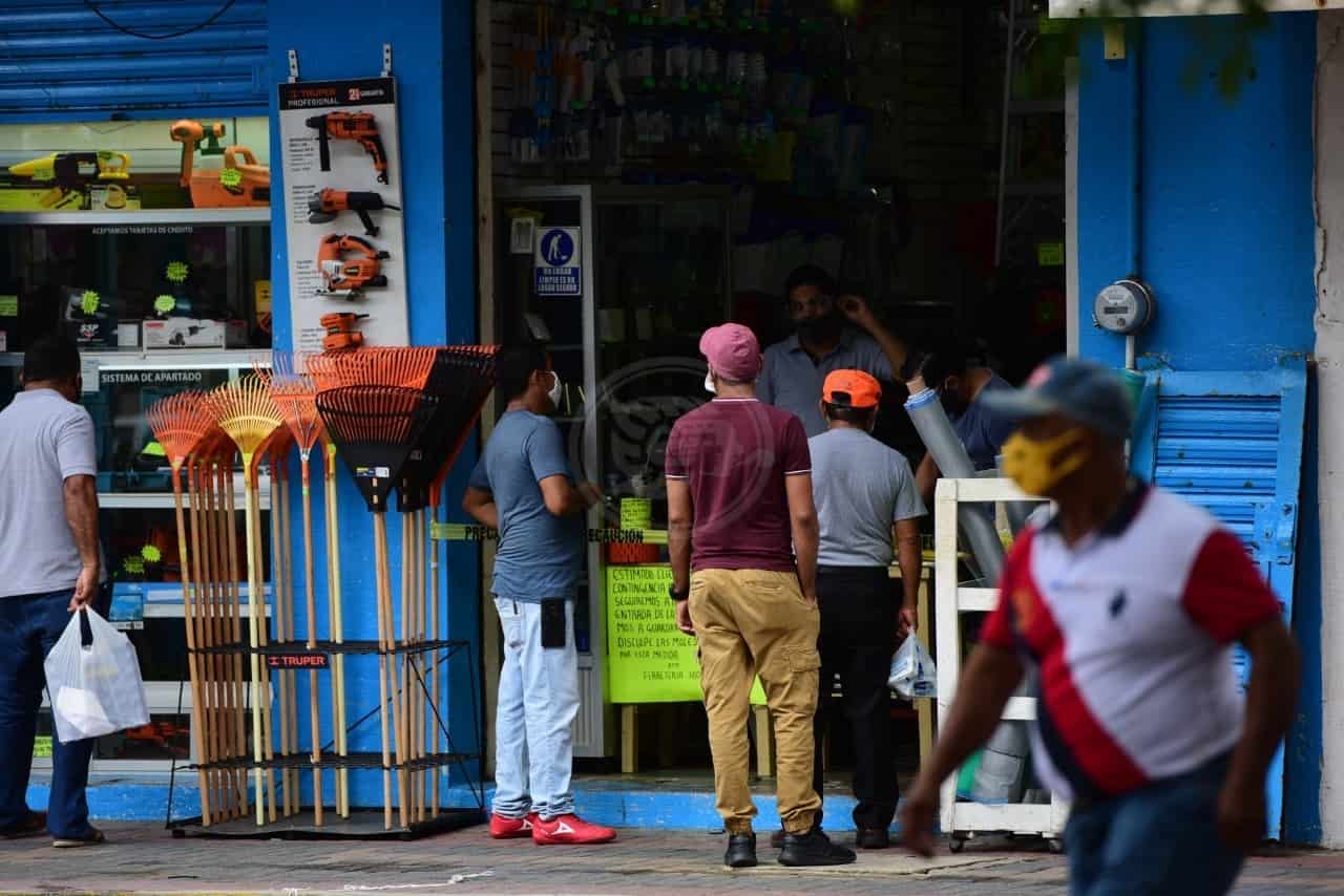 Negocios no esenciales emplean medidas preventivas en Coatzacoalcos