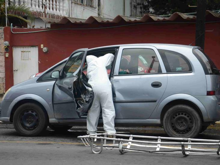 Hombre muere al interior de su vehículo en Veracruz 