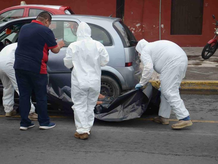 Hombre muere al interior de su vehículo en Veracruz 