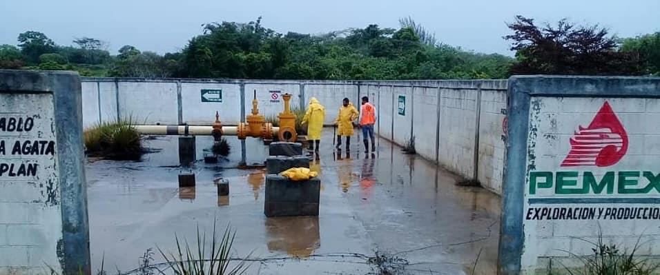 Vandalizan ducto de Pemex y provocan derrame en El Mangal de Las Choapas