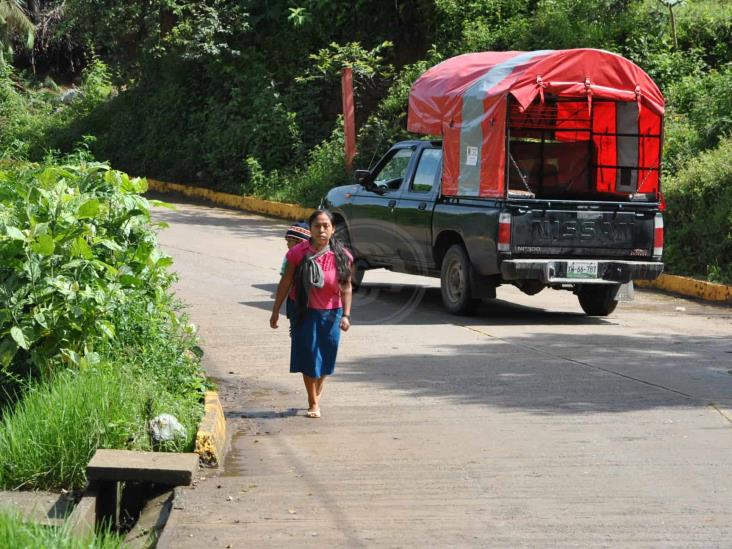 Atienden reclamo de concesiones para transporte mixto rural en Huatusco