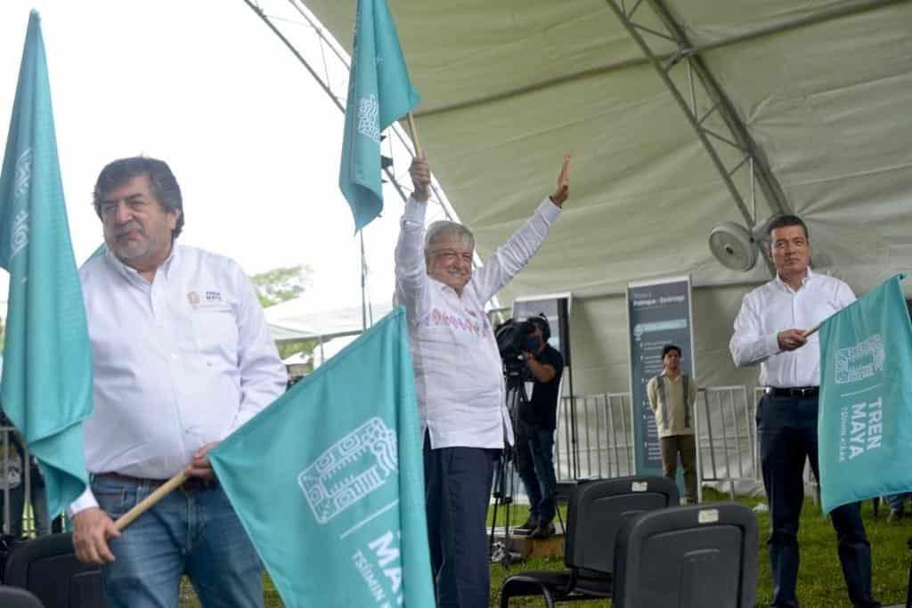 Da AMLO banderazo al primer tramo del Tren Maya en Chiapas