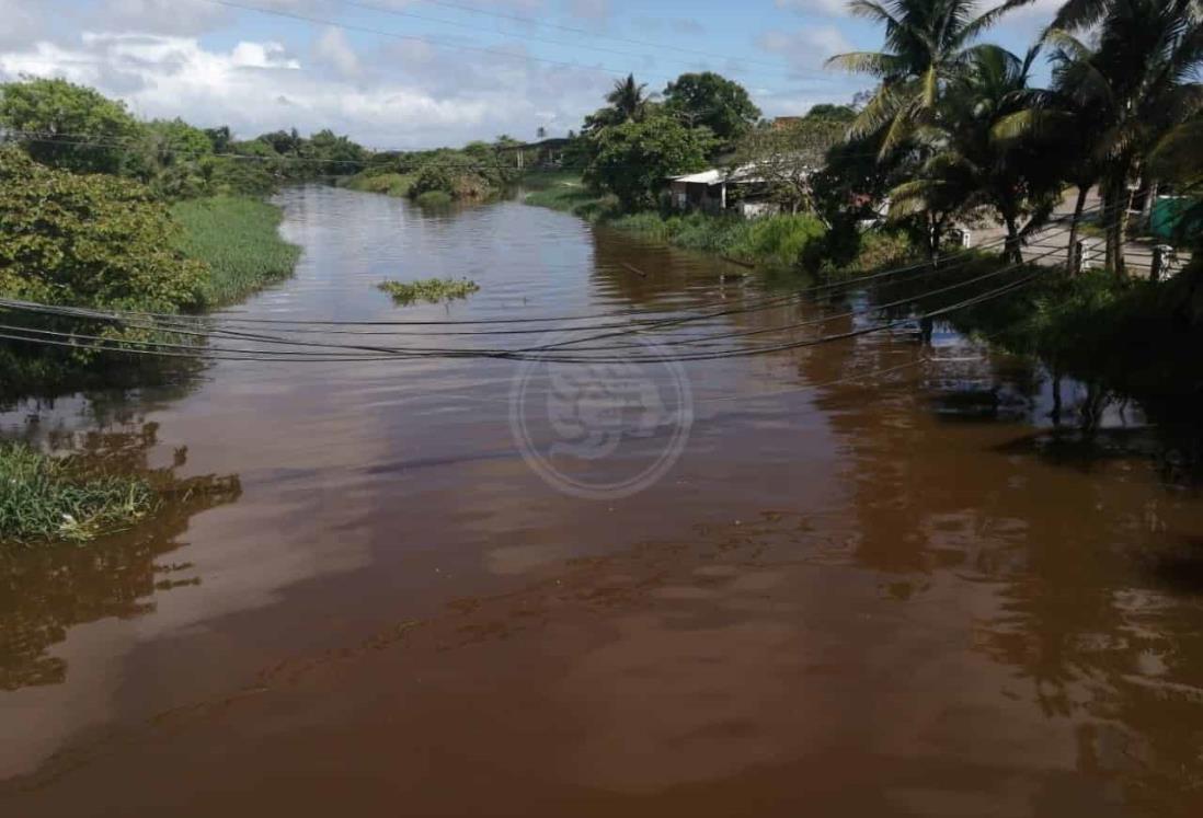 Incrementan los niveles de arroyos en Nanchital y río Coatzacoalcos