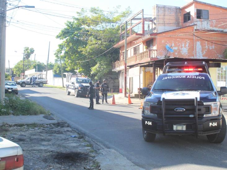 Ataque armado en pollería de Agua Dulce; dos empleados baleados