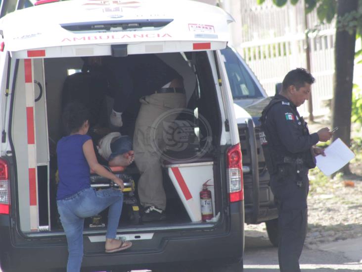 Ataque armado en pollería de Agua Dulce; dos empleados baleados