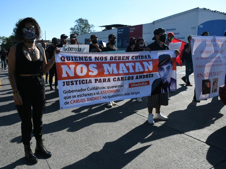 Exigen justicia para Carlos, muerto en cuartel policiaco