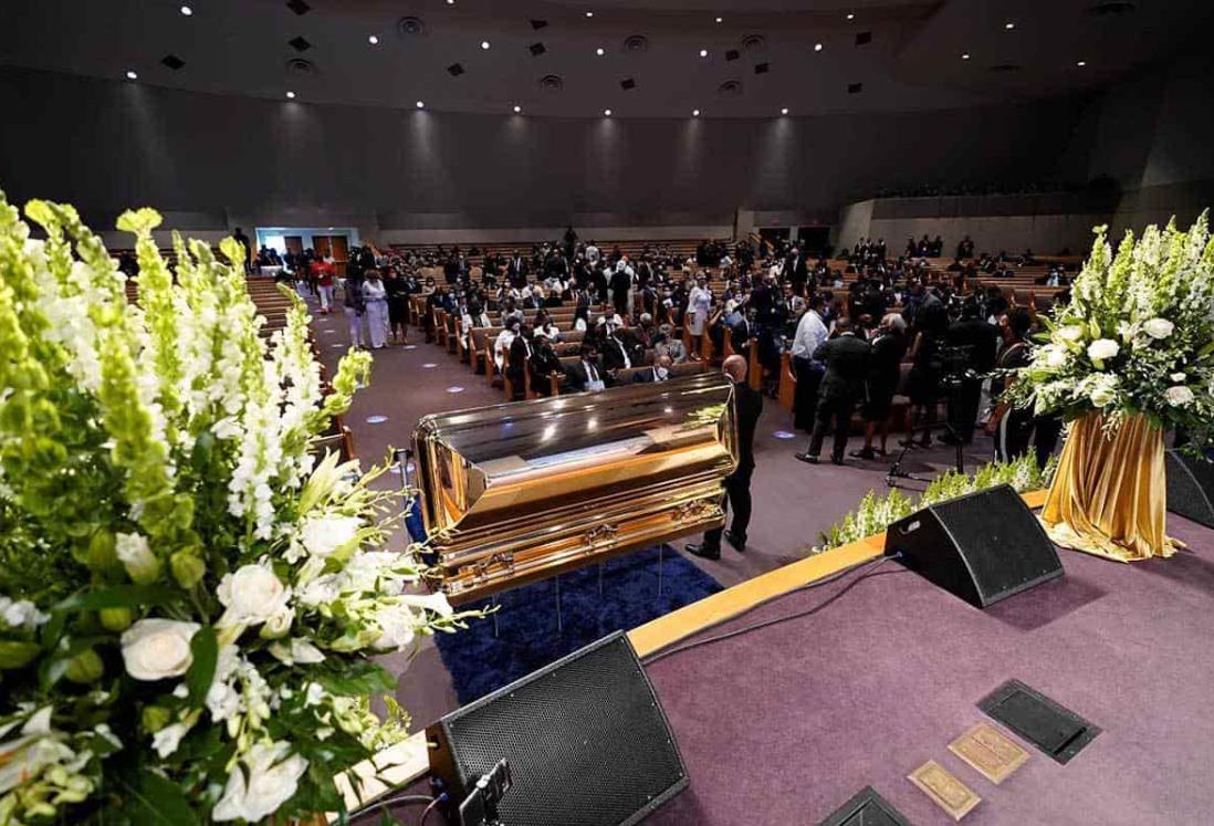 Entre reclamos de justicia, sepultan a George Floyd en Houston