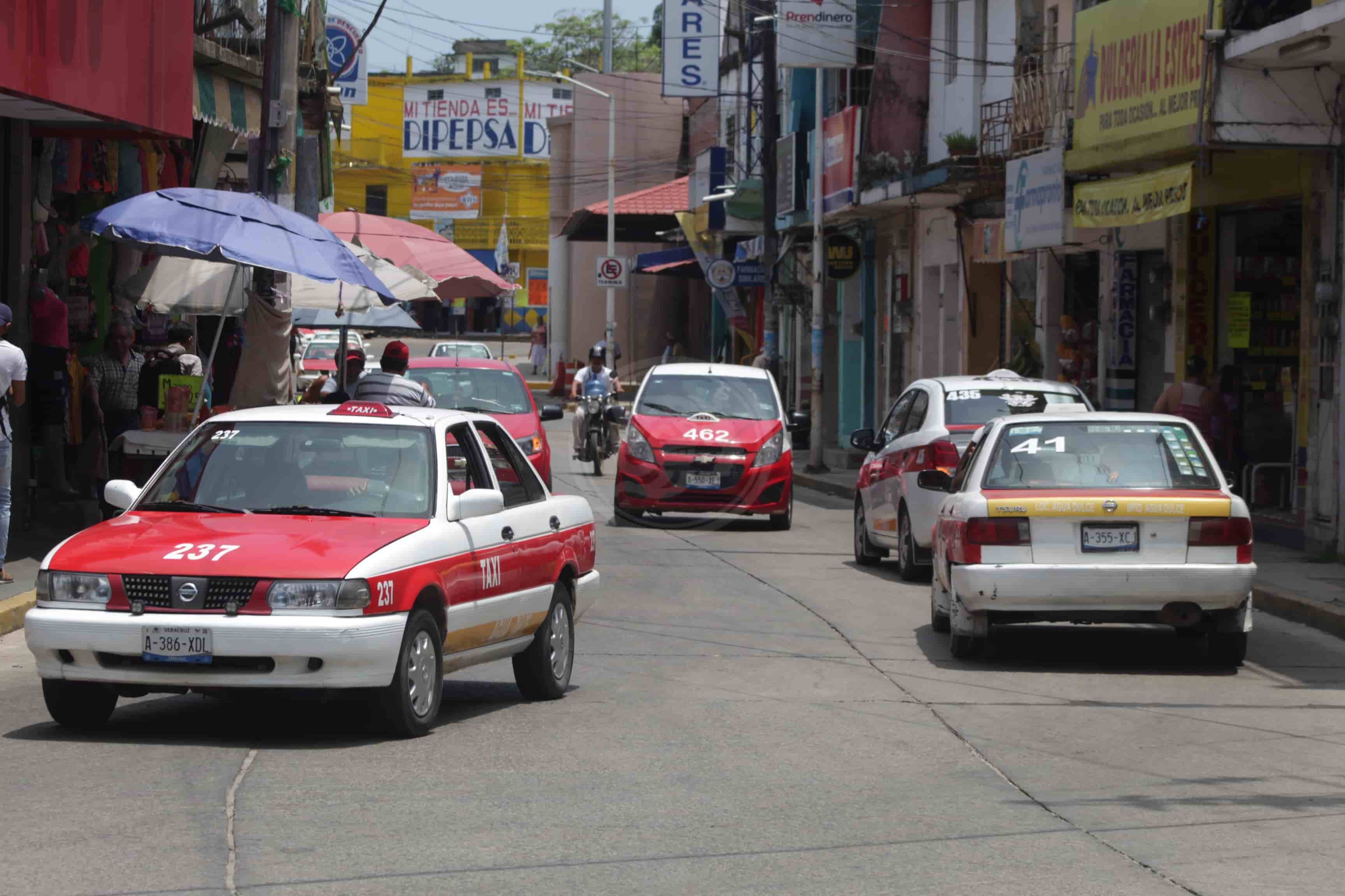 Aguadulceños no se suben con taxistas que no usen cubrebocas