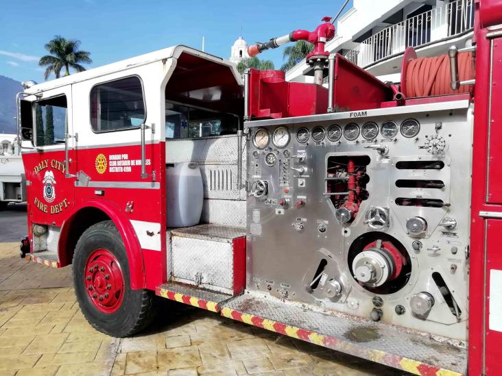 Bomberos de Nogales buscan fondos para reparar su único camión