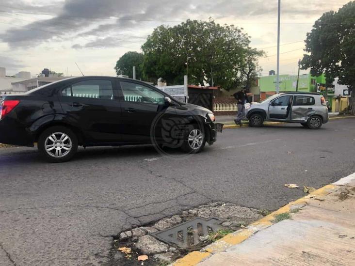 Se registra accidente automovilístico en fraccionamiento Virginia