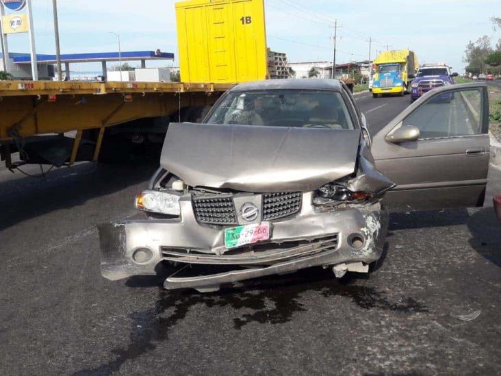 Registran choque en carretera Veracruz-Xalapa; deja daños materiales