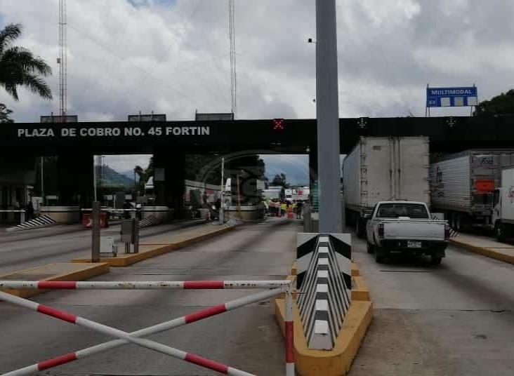 Desquician  autopista Orizaba-Veracruz en demanda  de liberación de cañero