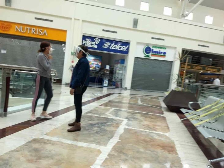 Pandemia deja cierre de negocios en Plaza Américas en Xalapa