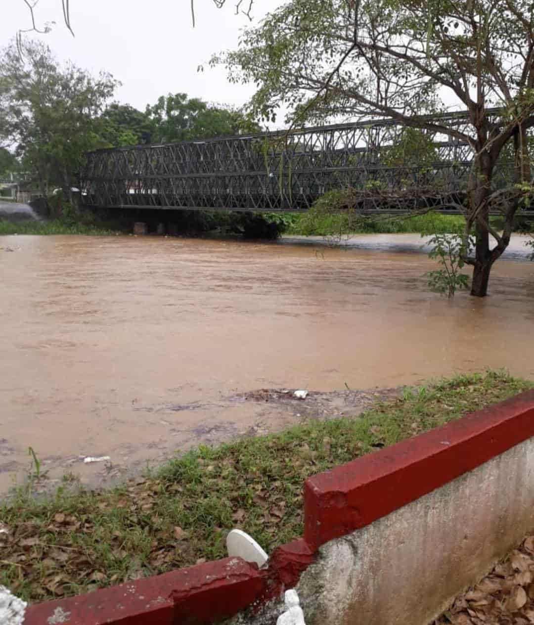 Activa SPC-Veracruz refugios ante crecida de río en Agua Dulce