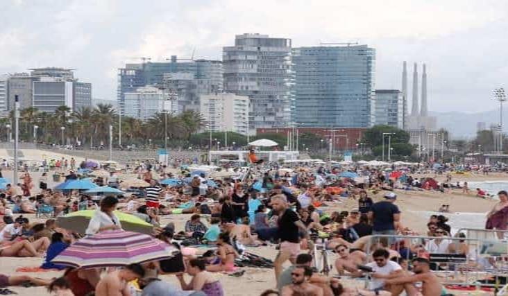 España reabrirá sus fronteras el 21 de junio, menos la de Portugal