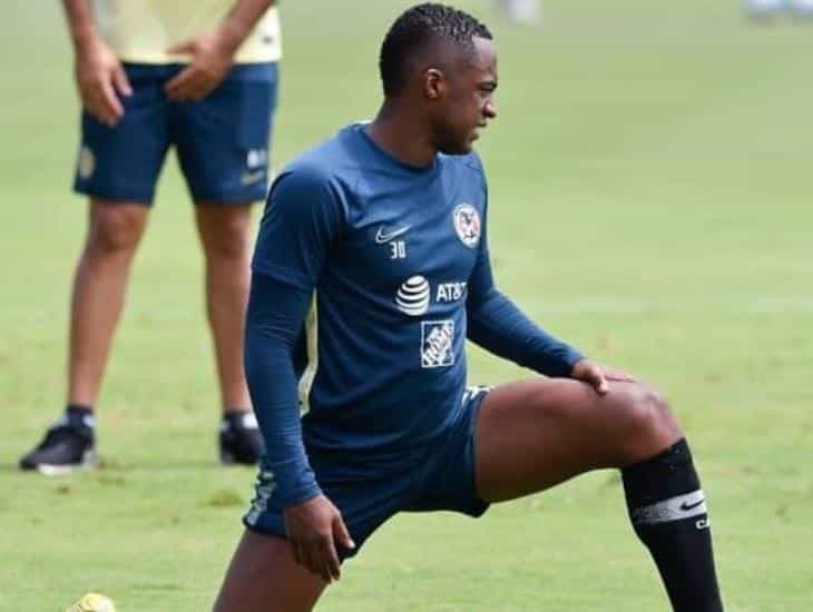 Renato Ibarra se reunió con la directiva del club América