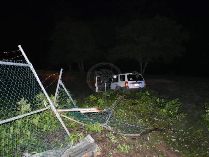 Oficial de la Naval evade retén de la Marina en Acayucan y se accidenta