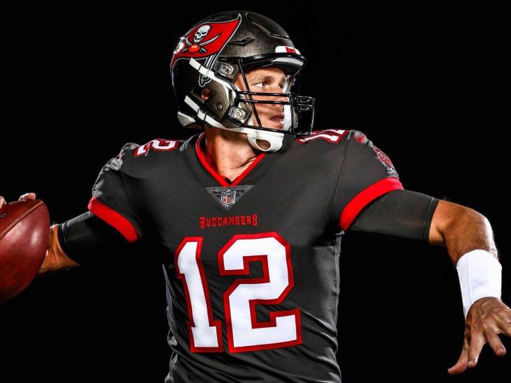 Buccaneers revela primeras fotos de Tom Brady en uniforme 