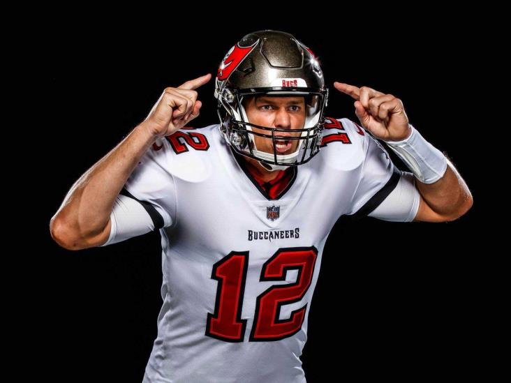 Buccaneers revela primeras fotos de Tom Brady en uniforme 