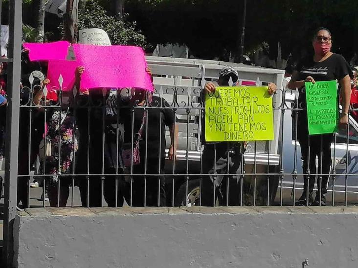 Protestan tianguistas en Mendoza; exigen volver a trabajar