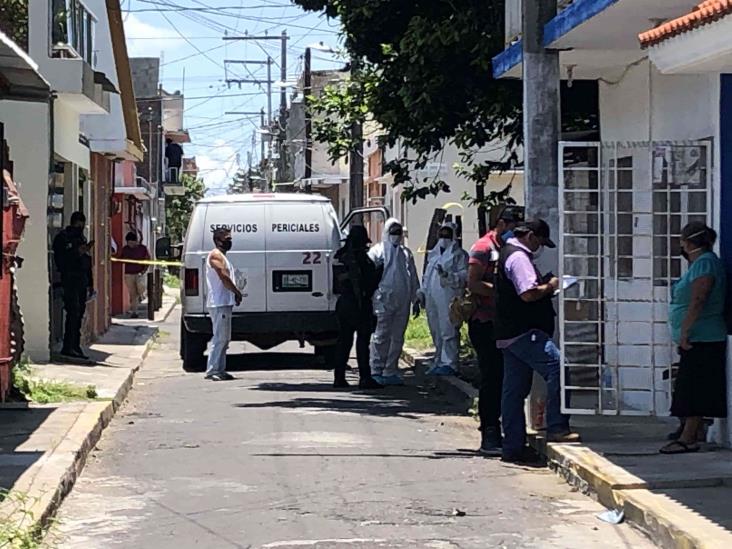 Hallan cuerpo de hombre en estado de putrefacción en colonia de Veracruz