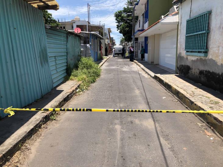 Hallan cuerpo de hombre en estado de putrefacción en colonia de Veracruz