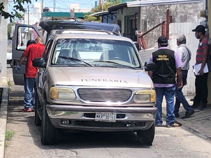 Hallan cuerpo de hombre en estado de putrefacción en colonia de Veracruz