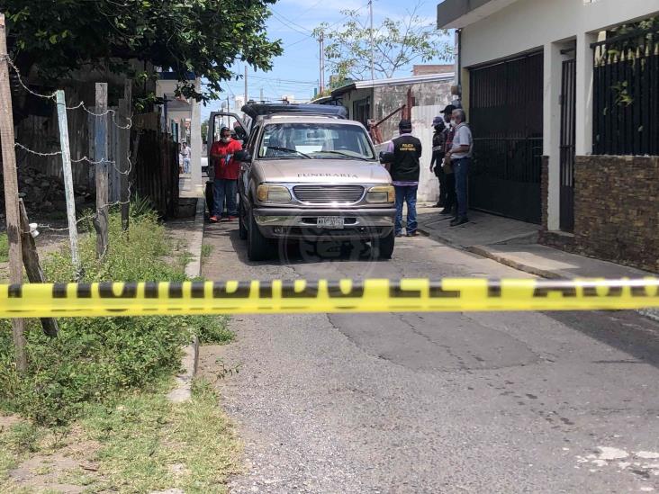 Hallan cuerpo de hombre en estado de putrefacción en colonia de Veracruz