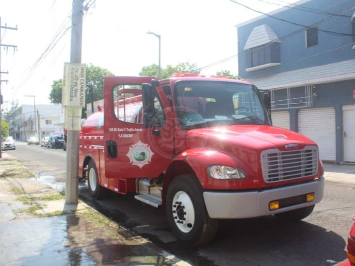 Quema de basura dentro de domicilio alerta a autoridades en calles de Veracruz