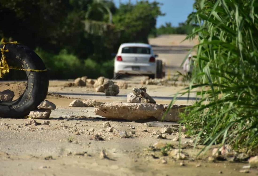 Abandonados lucen accesos al Complejo Petroquímico Morelos