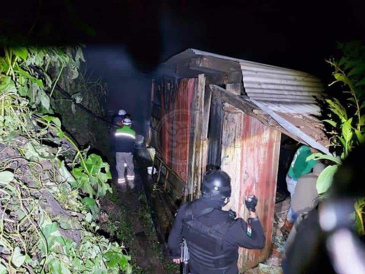 Sujetos con vestimenta militar lo ejecutan delante de su madre en Tehuipango