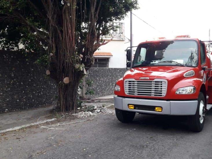 Se registra incendio en vivienda abandona en calles céntricas de Veracruz