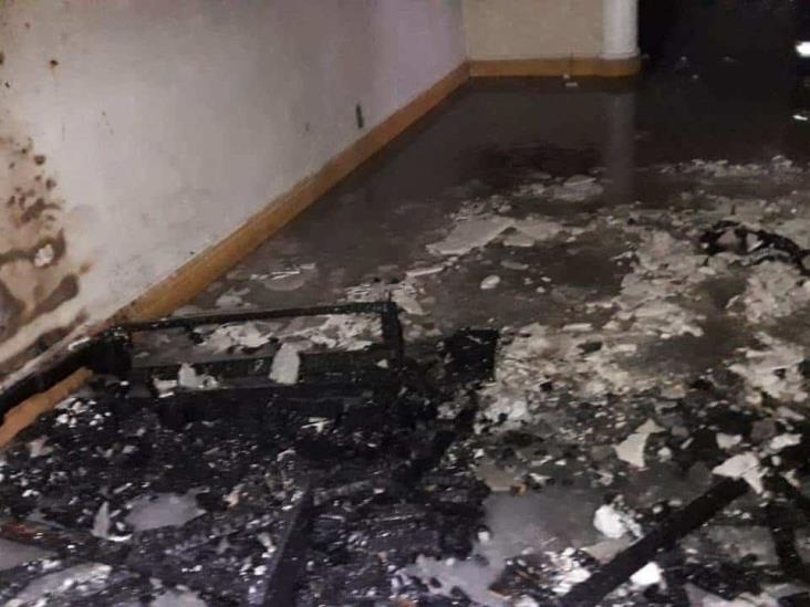 Se registra incendio en vivienda abandona en calles céntricas de Veracruz